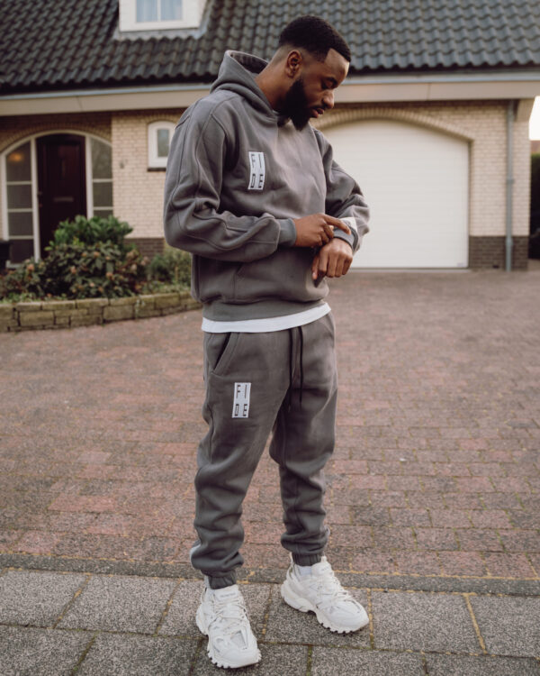 FIde Lifestyle sweatsuit