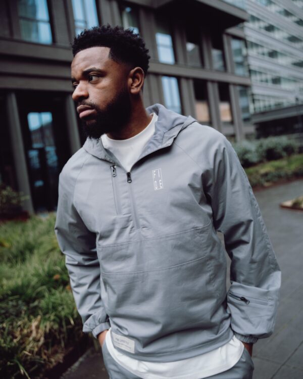 CARGO WINDBREAKER front